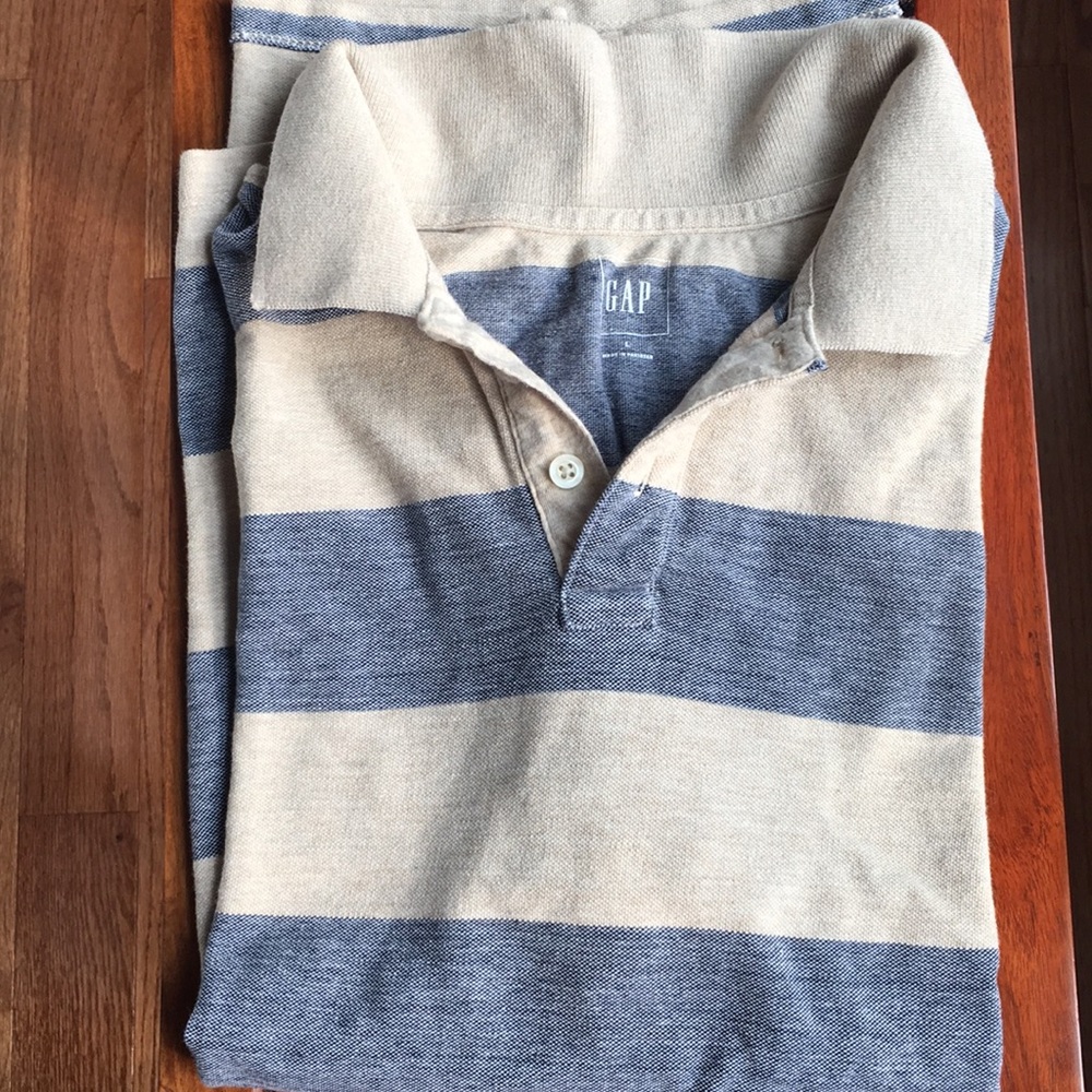 Men’s short sleeve polo by Gap